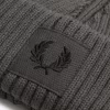 Casquettes côtelées pour hommes avec patch de marque