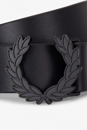Ceintures en cuir avec couronne de laurier