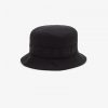 Chapeaux bobs en tricot à ruban ton sur ton