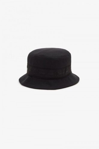 Chapeaux bobs en tricot à ruban ton sur ton
