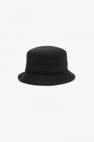 Chapeaux bobs en tricot à ruban ton sur ton
