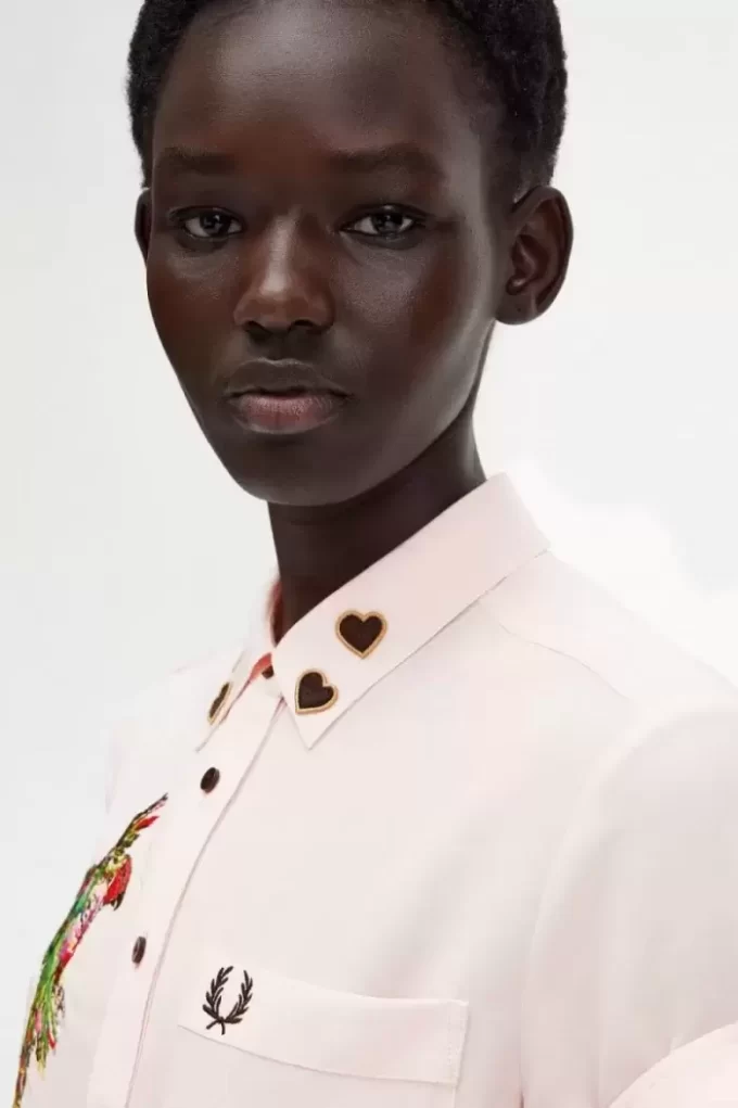 Chemise brodée à nouer sur le devant pour femme