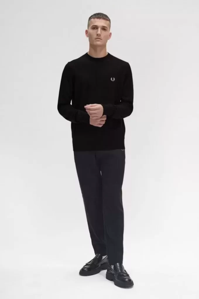 Pull classique à col ras du cou pour homme