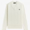 Pull en maille torsadée à col en V