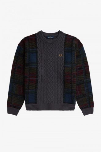 Pull en maille torsadée à empiècements tartan