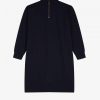 Robe à col montant et à pointes