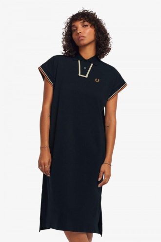 Robe en piqué avec détails intérieurs