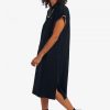 Robe en piqué avec détails intérieurs
