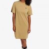 Robe à manches à empiècements en ruban adhésif