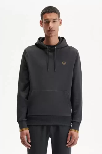 Sweats à capuche à pointes pour hommes