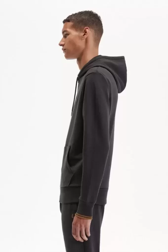 Sweats à capuche à pointes pour hommes