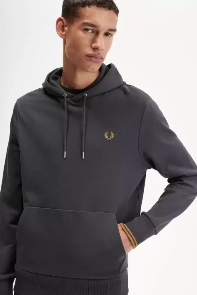 Sweats à capuche à pointes pour hommes
