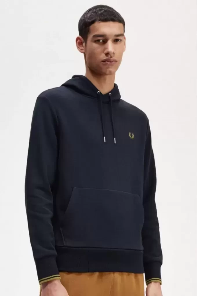 Sweats à capuche à pointes pour hommes