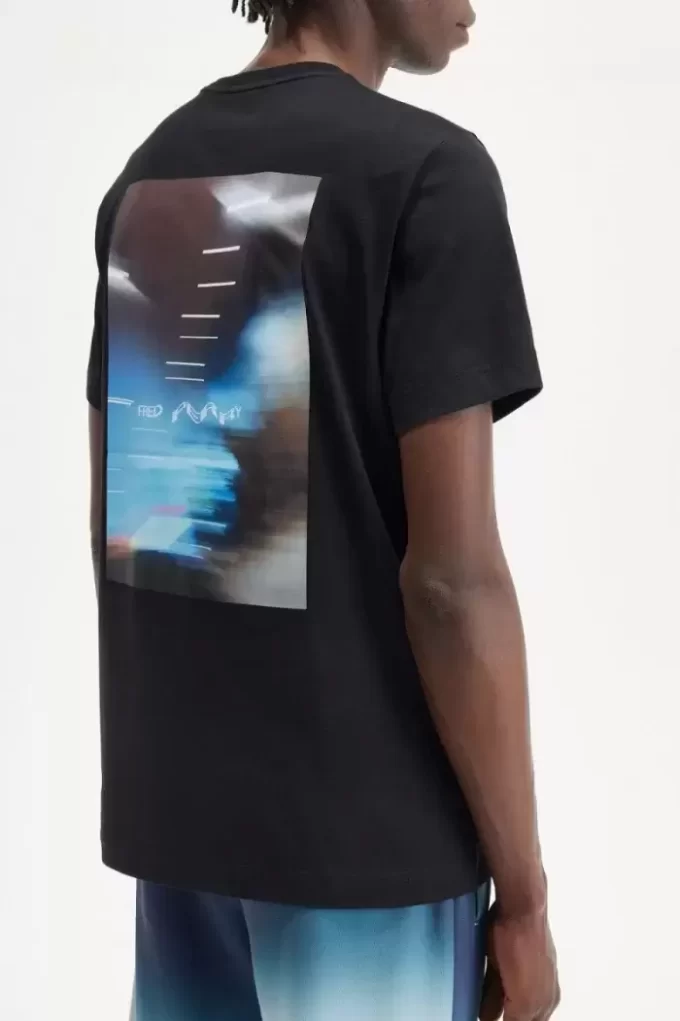 T-shirt graphique abstrait pour homme