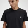 T-shirt homme avec épingle en émail