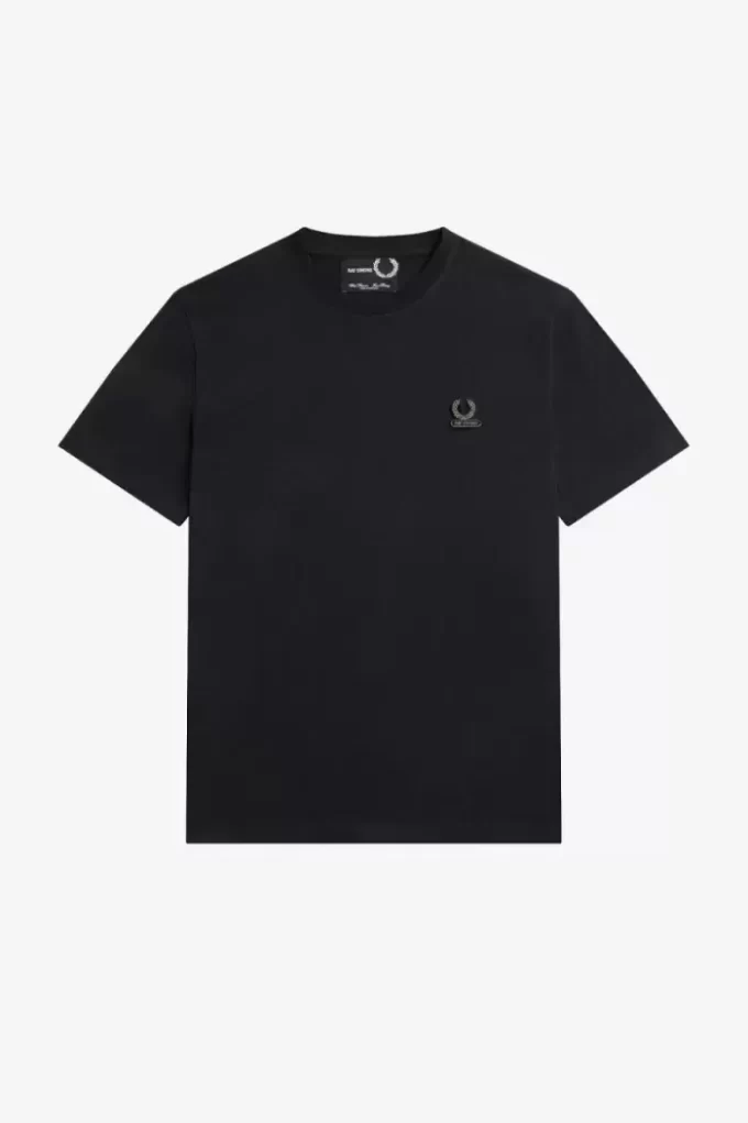 T-shirt homme avec épingle en émail