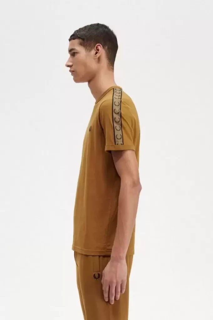 T-shirt homme à bandes contrastantes