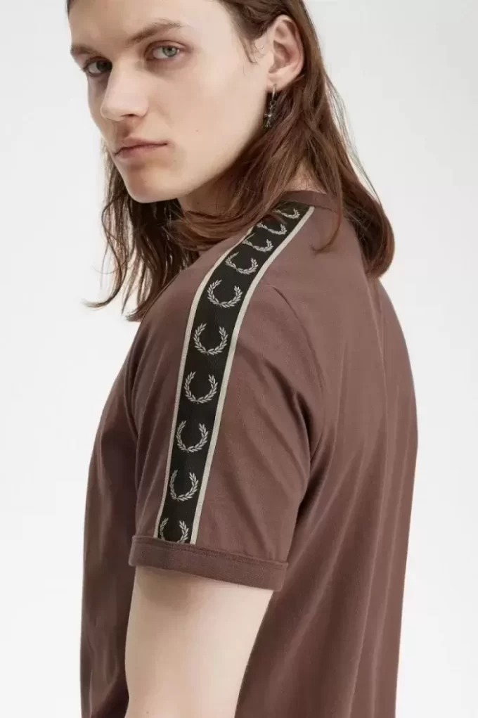 T-shirt homme à bandes contrastantes