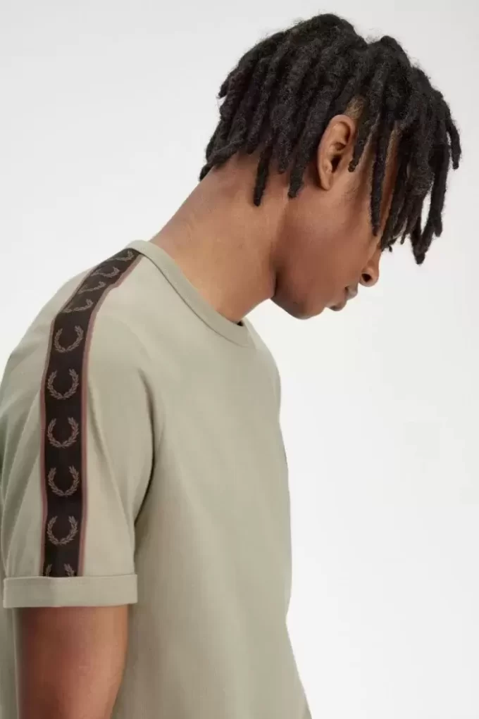 T-shirt homme à bandes contrastantes