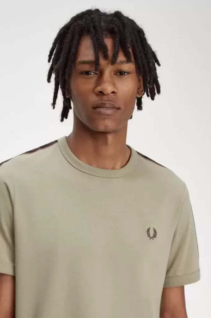 T-shirt homme à bandes contrastantes