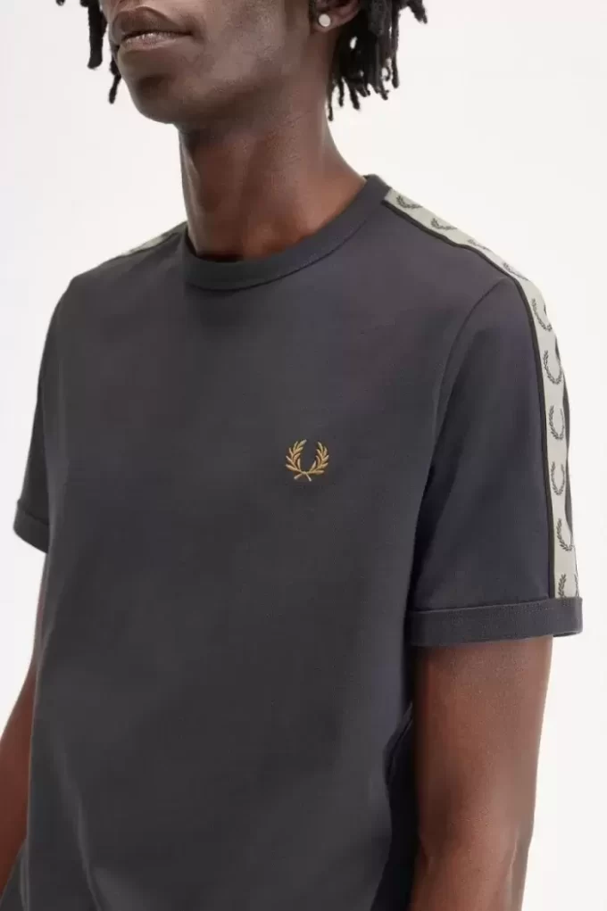 T-shirt homme à bandes contrastantes