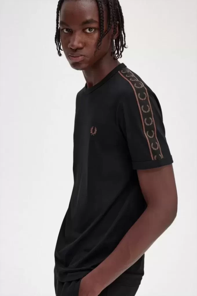 T-shirt homme à bandes contrastantes