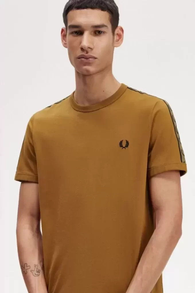 T-shirt homme à bandes contrastantes