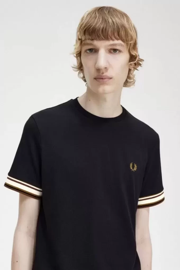 T-shirt piqué à liseré audacieux pour homme