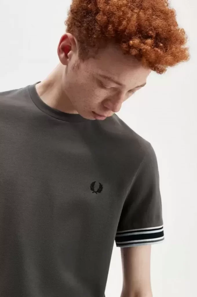 T-shirt piqué à liseré audacieux pour homme