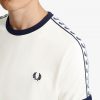 T-shirts à bandes adhésives