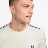 T-shirts à bandes adhésives