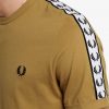 T-shirts à bandes adhésives