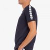 T-shirts à bandes adhésives