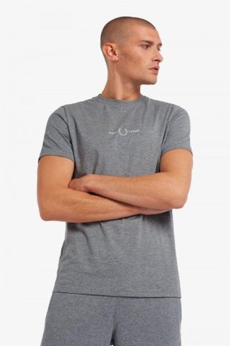 T-shirts brodés