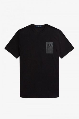 T-shirts imprimés avec patch sur la poitrine