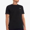 T-shirts à panneaux et ruban adhésif