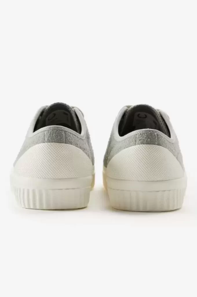Tennis Hughes Low pour hommes