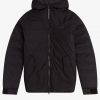 Vestes à capuche isolées